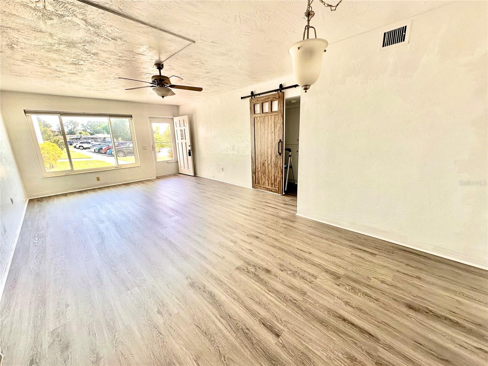 Image 6 of 43 For 2454 Australia Way E 12