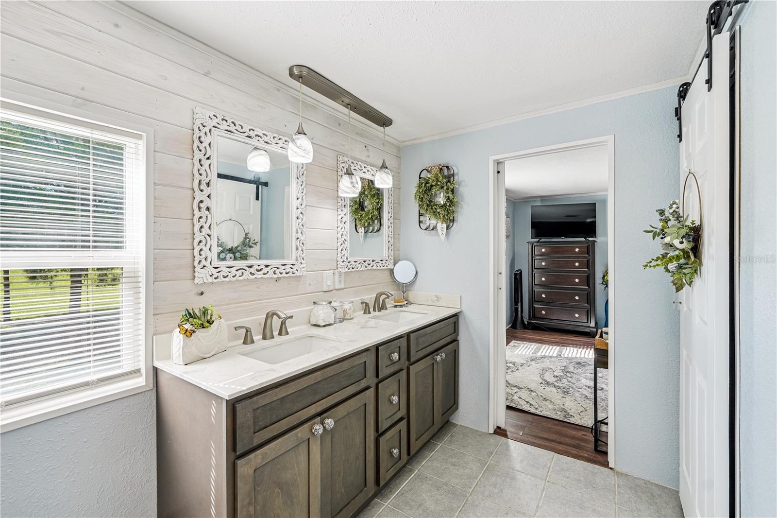 Image 13 of 36 For 23046 Dewitt Drive