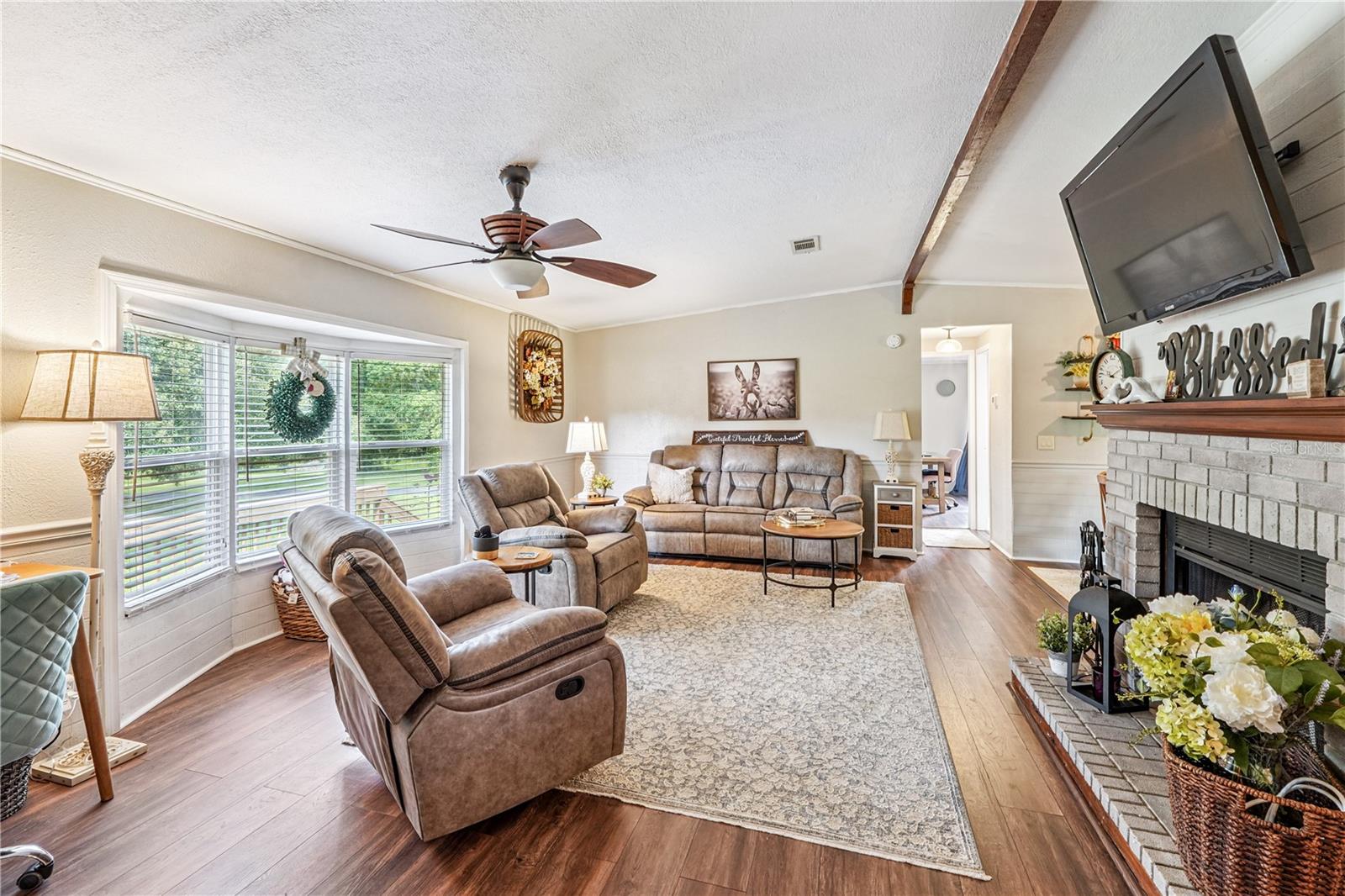 Image 18 of 36 For 23046 Dewitt Drive