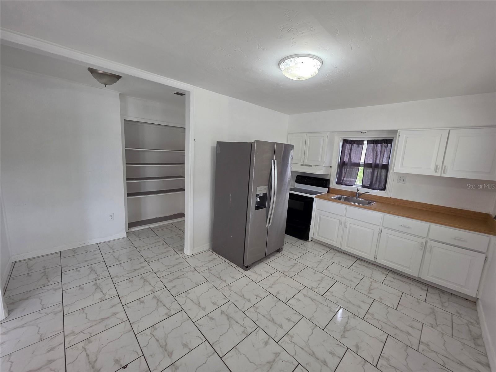 Image 3 of 7 For 207 Hibiscus Street