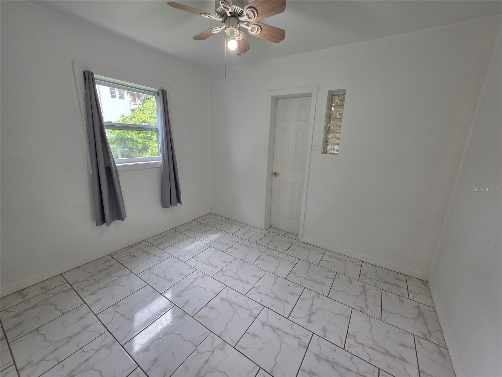 Image 4 of 7 For 207 Hibiscus Street