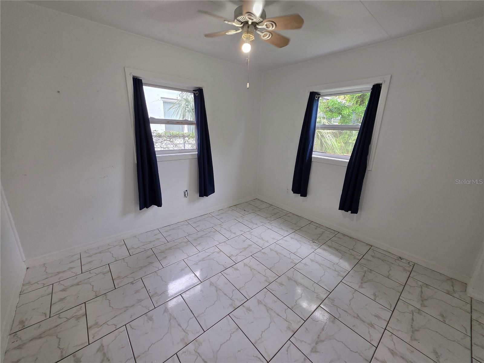 Image 5 of 7 For 207 Hibiscus Street