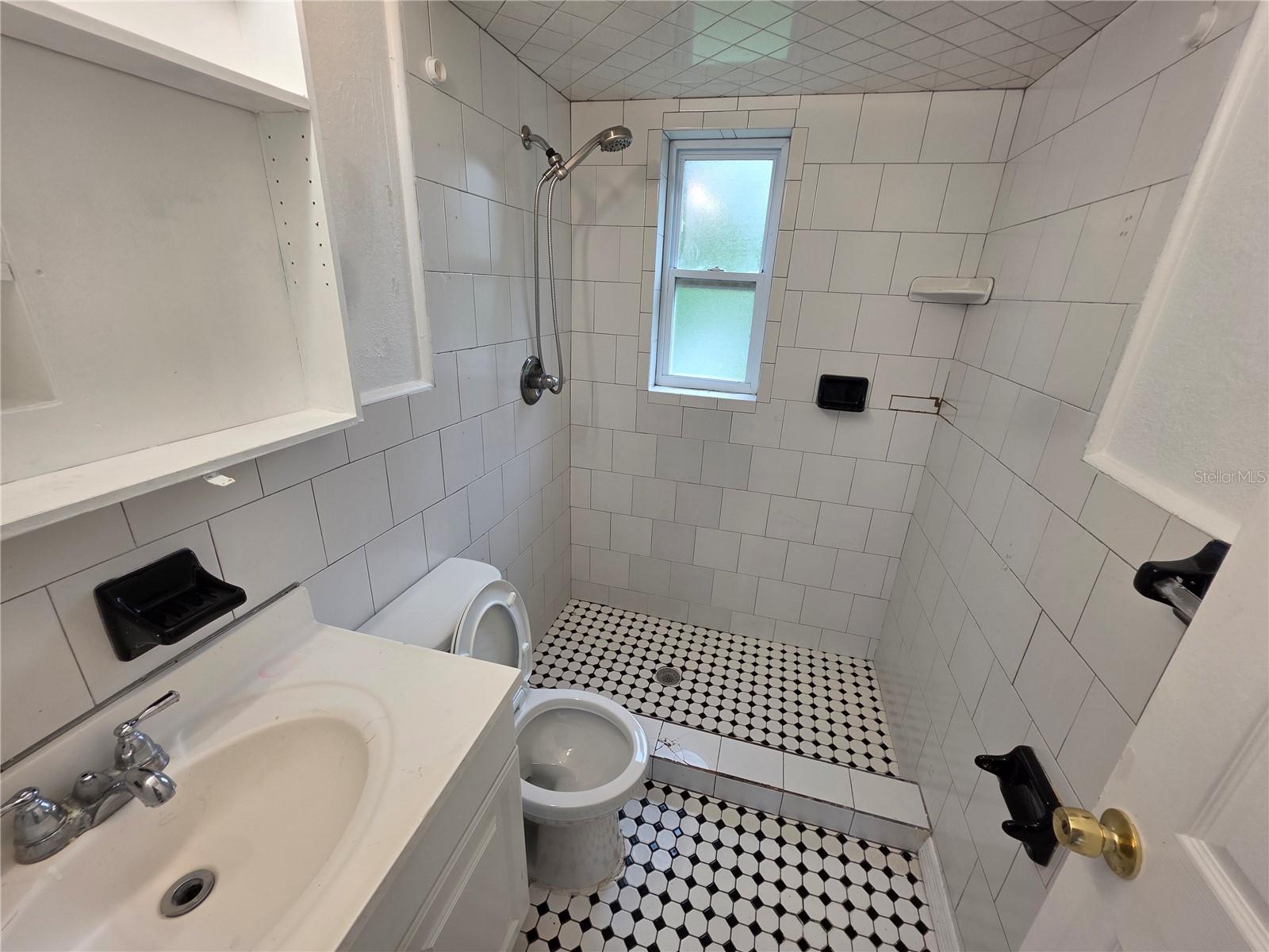 Image 6 of 7 For 207 Hibiscus Street