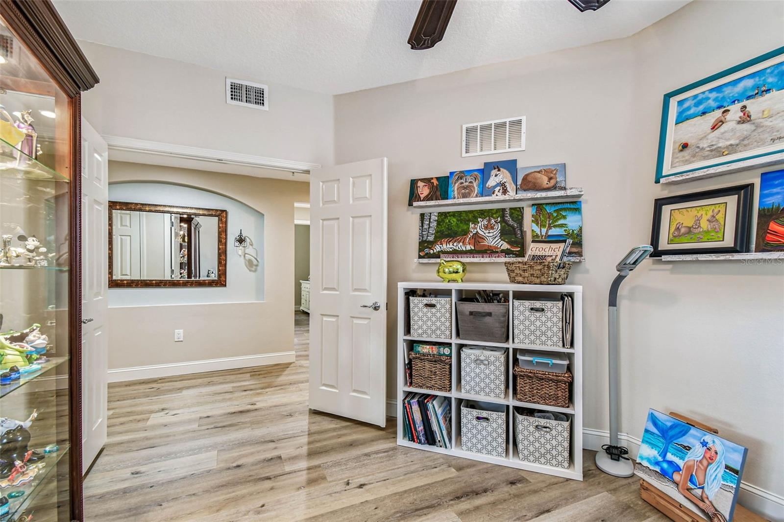Image 11 of 66 For 826 Lantern Way 103