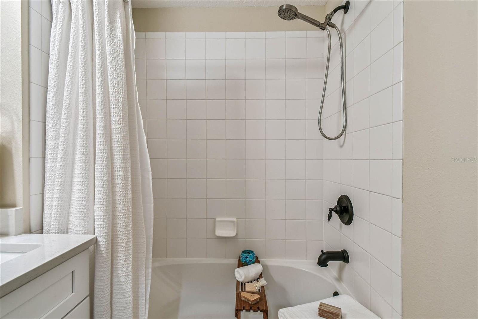 Image 16 of 66 For 826 Lantern Way 103