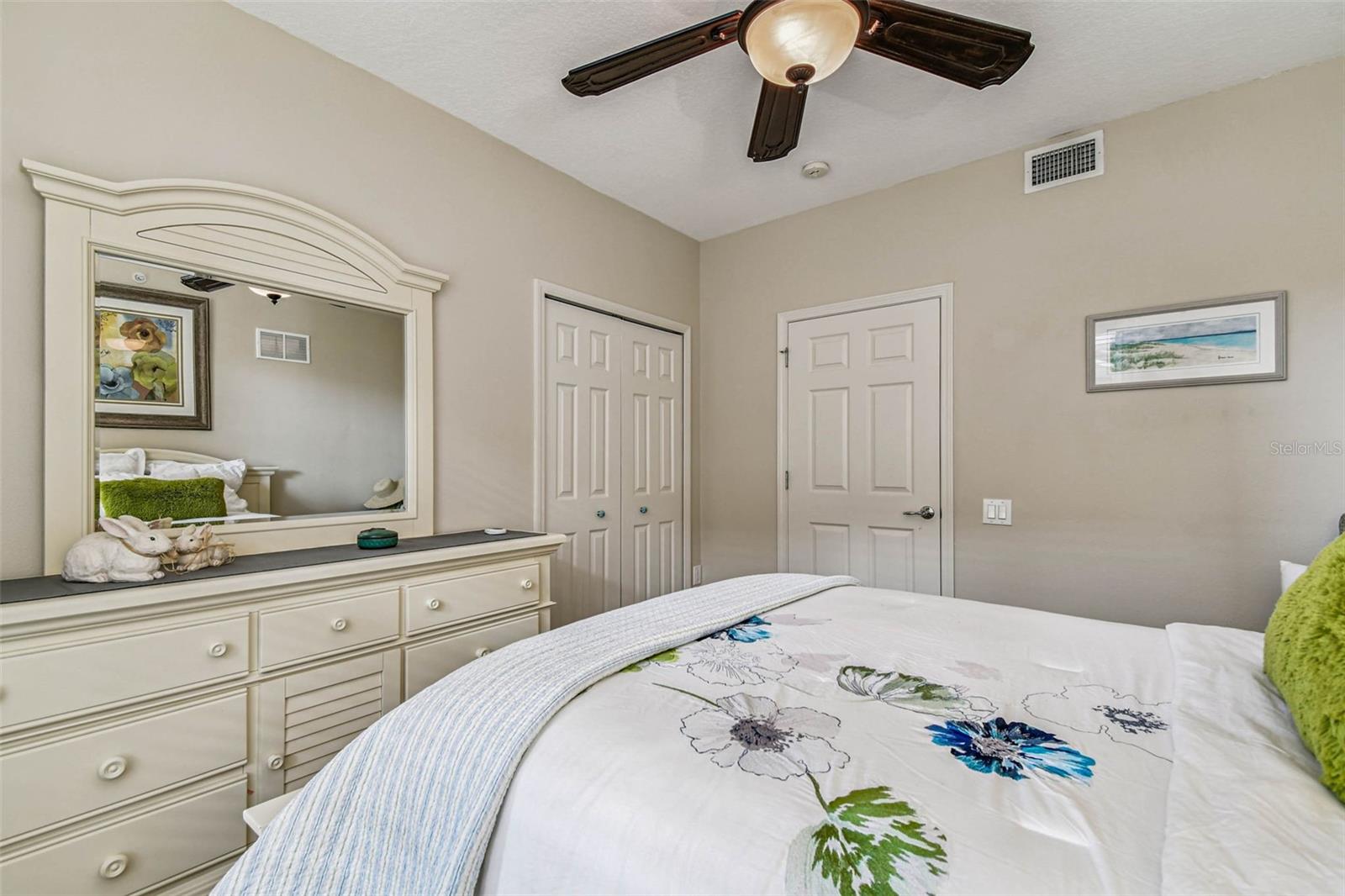 Image 22 of 66 For 826 Lantern Way 103