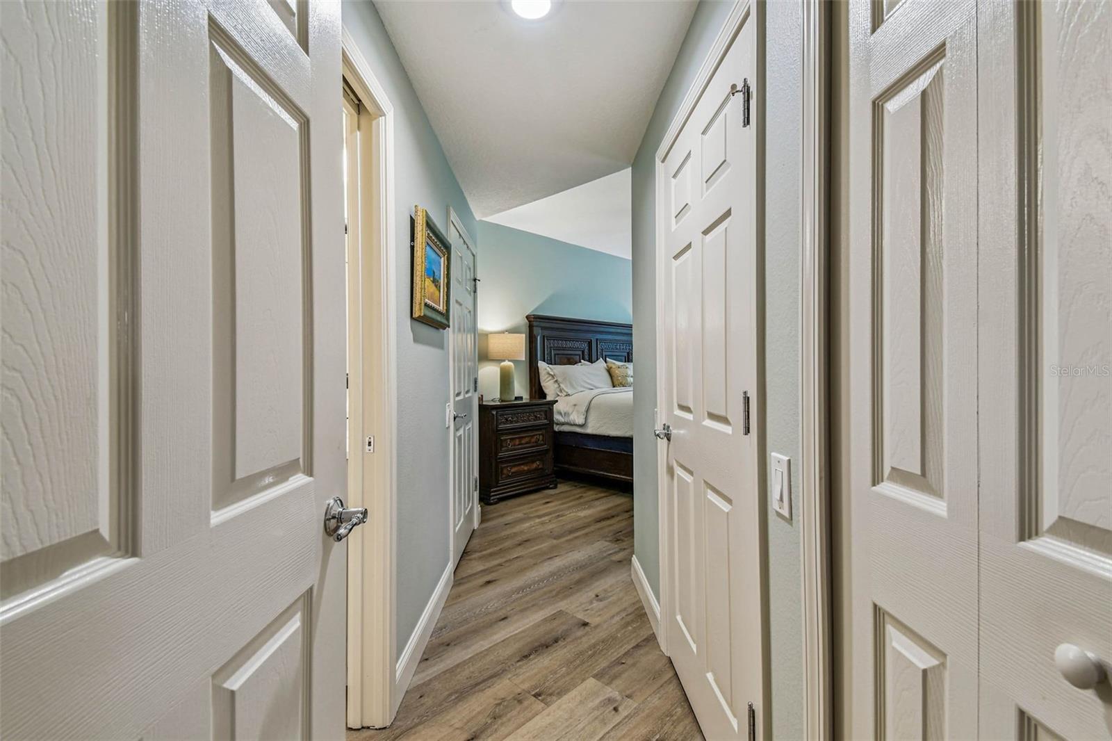 Image 26 of 66 For 826 Lantern Way 103