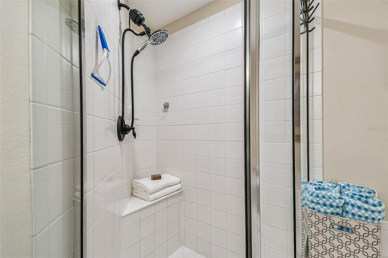Image 29 of 66 For 826 Lantern Way 103
