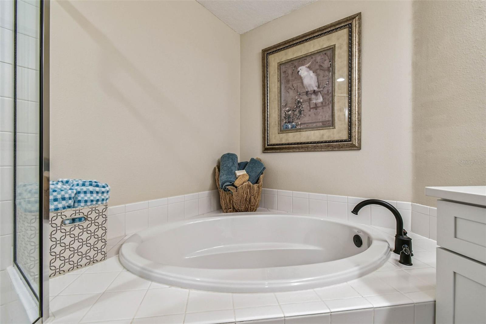Image 30 of 66 For 826 Lantern Way 103