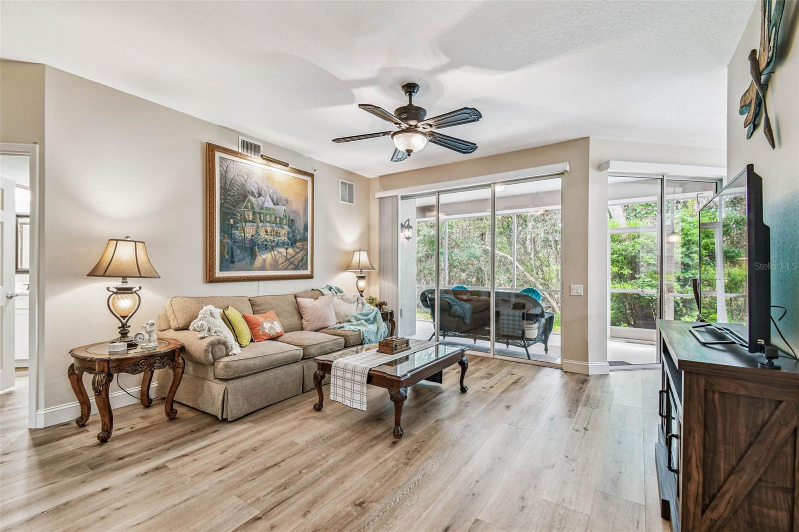 Image 34 of 66 For 826 Lantern Way 103