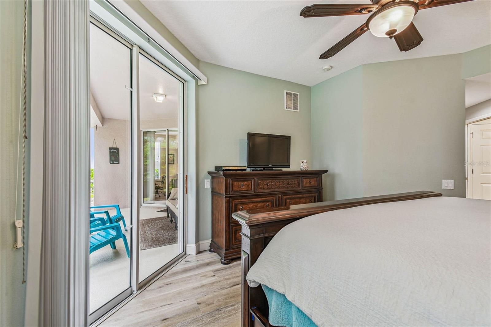 Image 37 of 66 For 826 Lantern Way 103