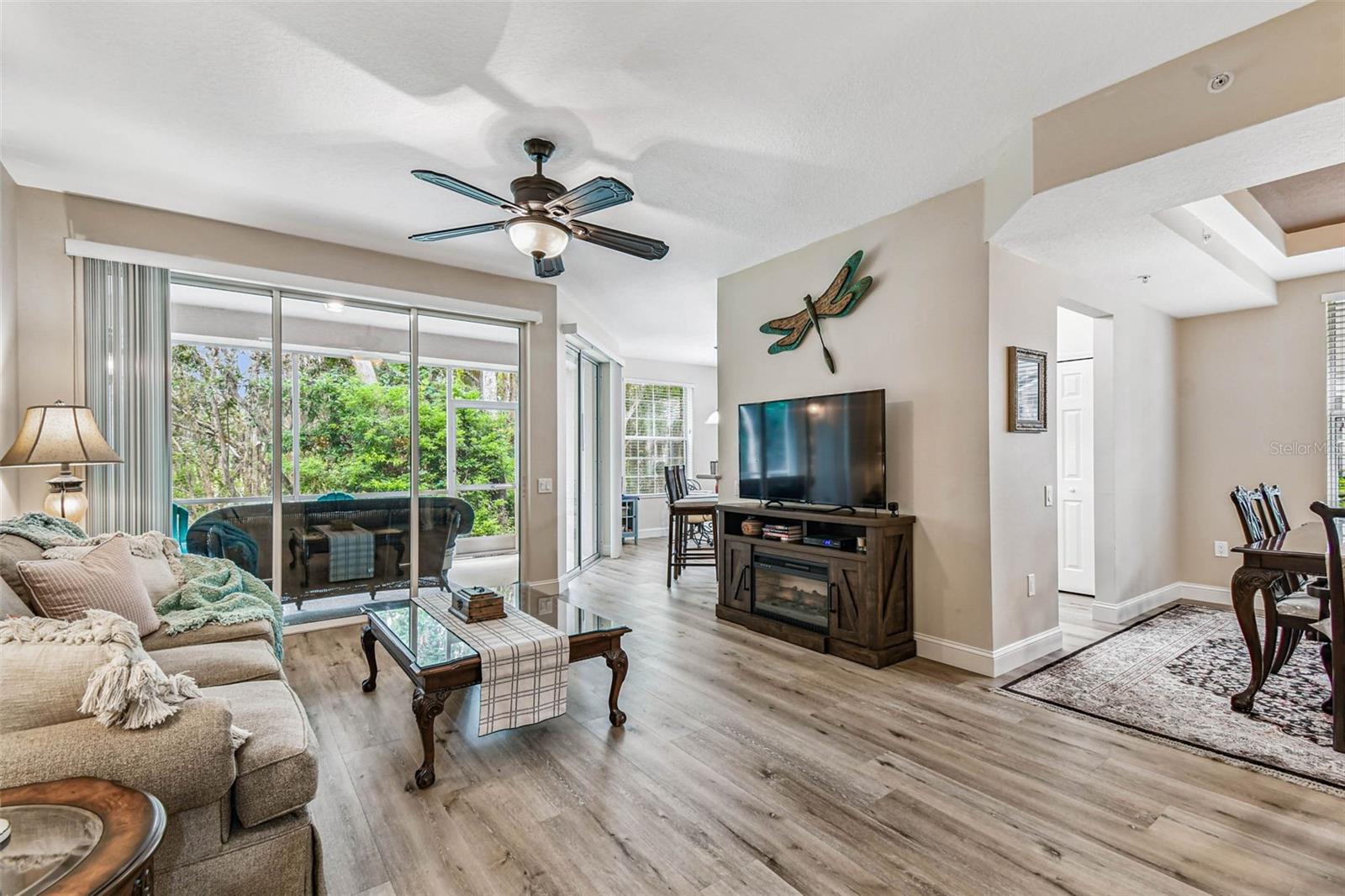 Image 39 of 66 For 826 Lantern Way 103