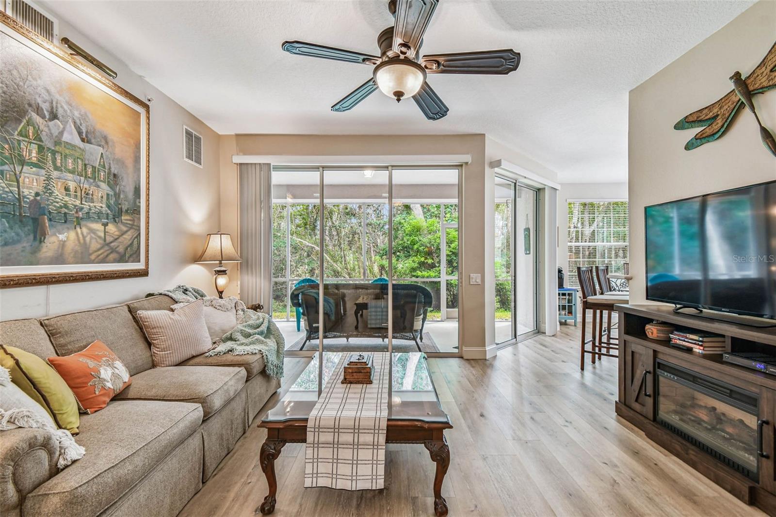 Image 43 of 66 For 826 Lantern Way 103