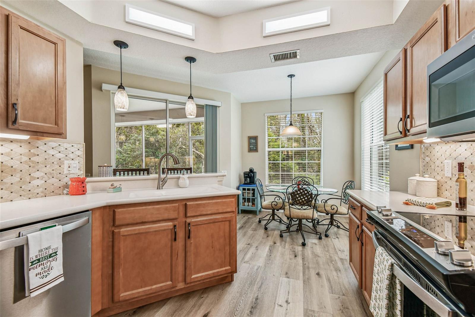 Image 49 of 66 For 826 Lantern Way 103