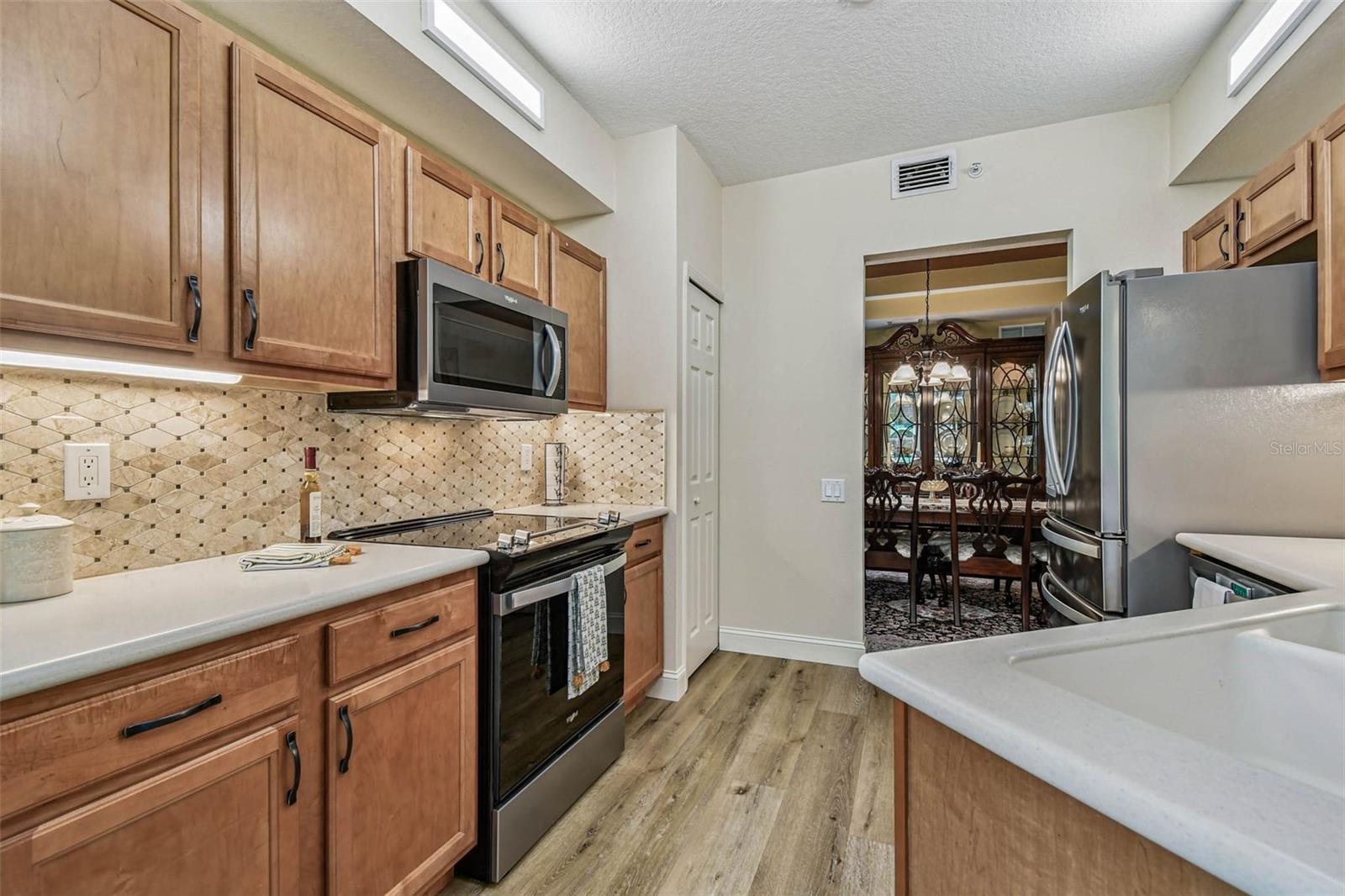 Image 51 of 66 For 826 Lantern Way 103