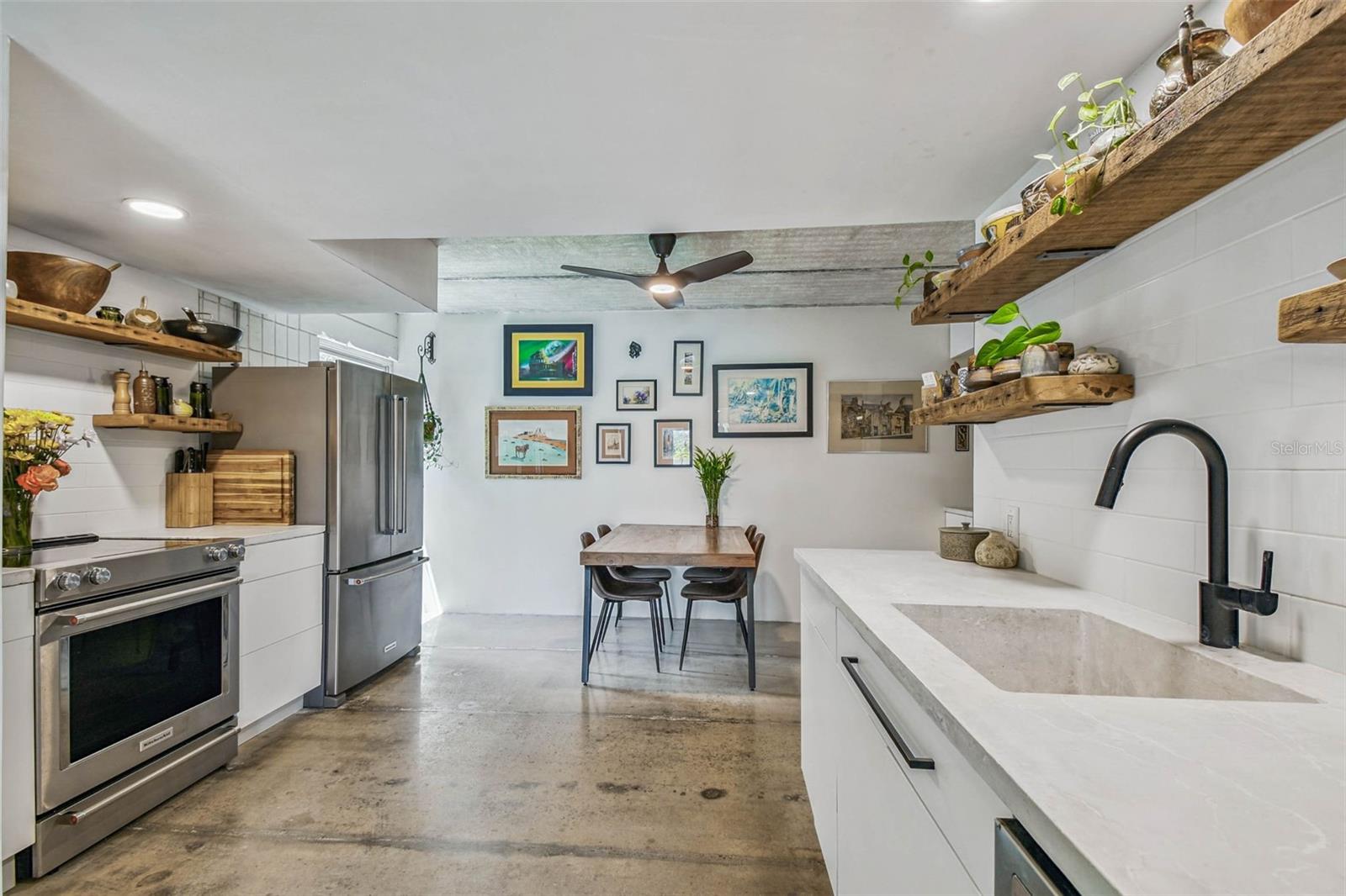 Image 12 of 73 For 2424 Tampa Bay Boulevard D206