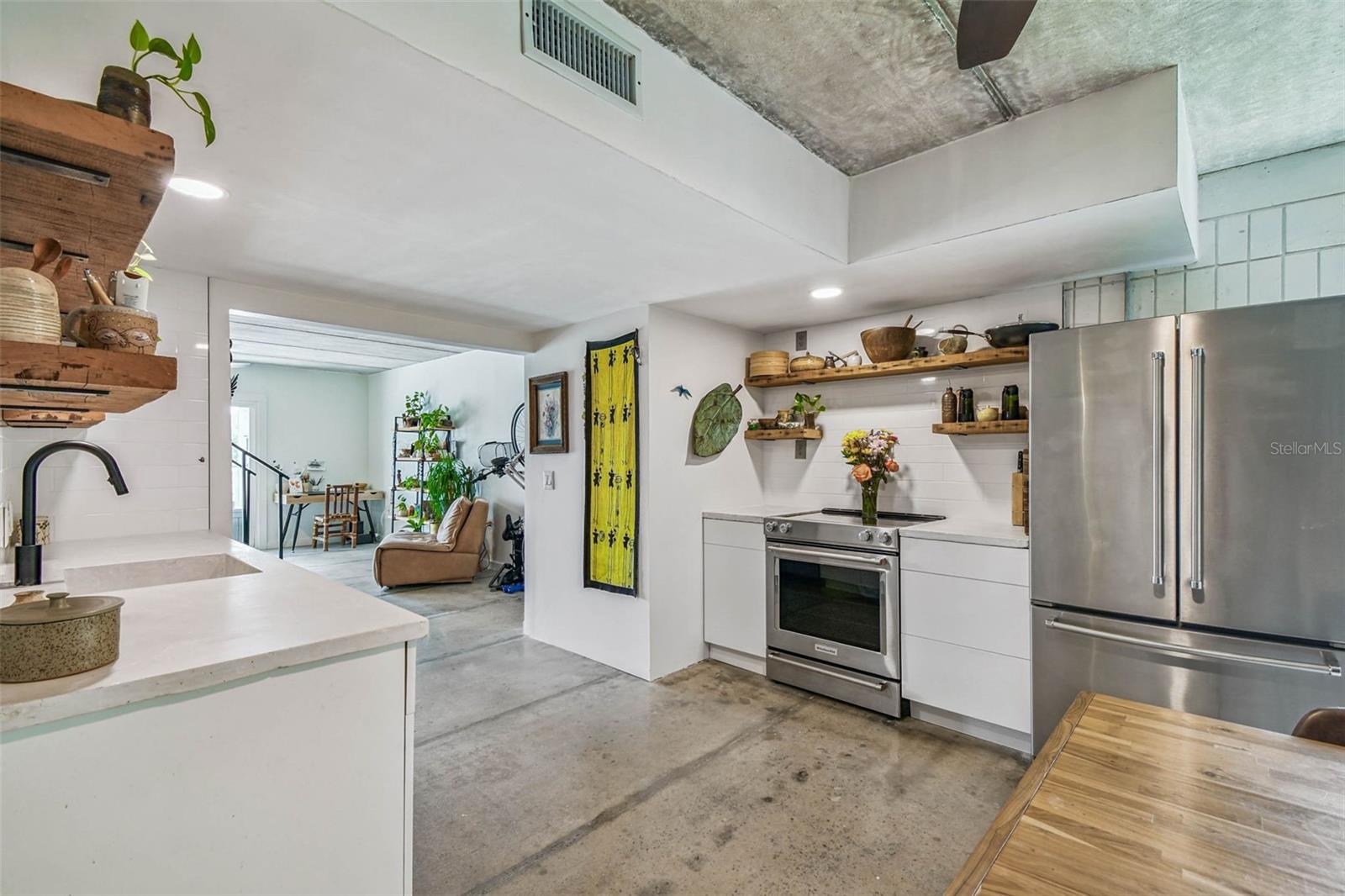 Image 18 of 73 For 2424 Tampa Bay Boulevard D206