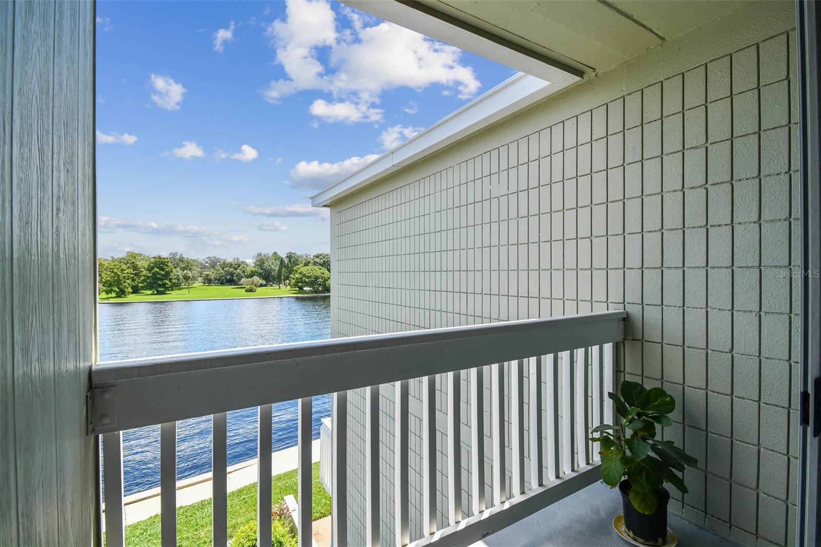 Image 33 of 73 For 2424 Tampa Bay Boulevard D206