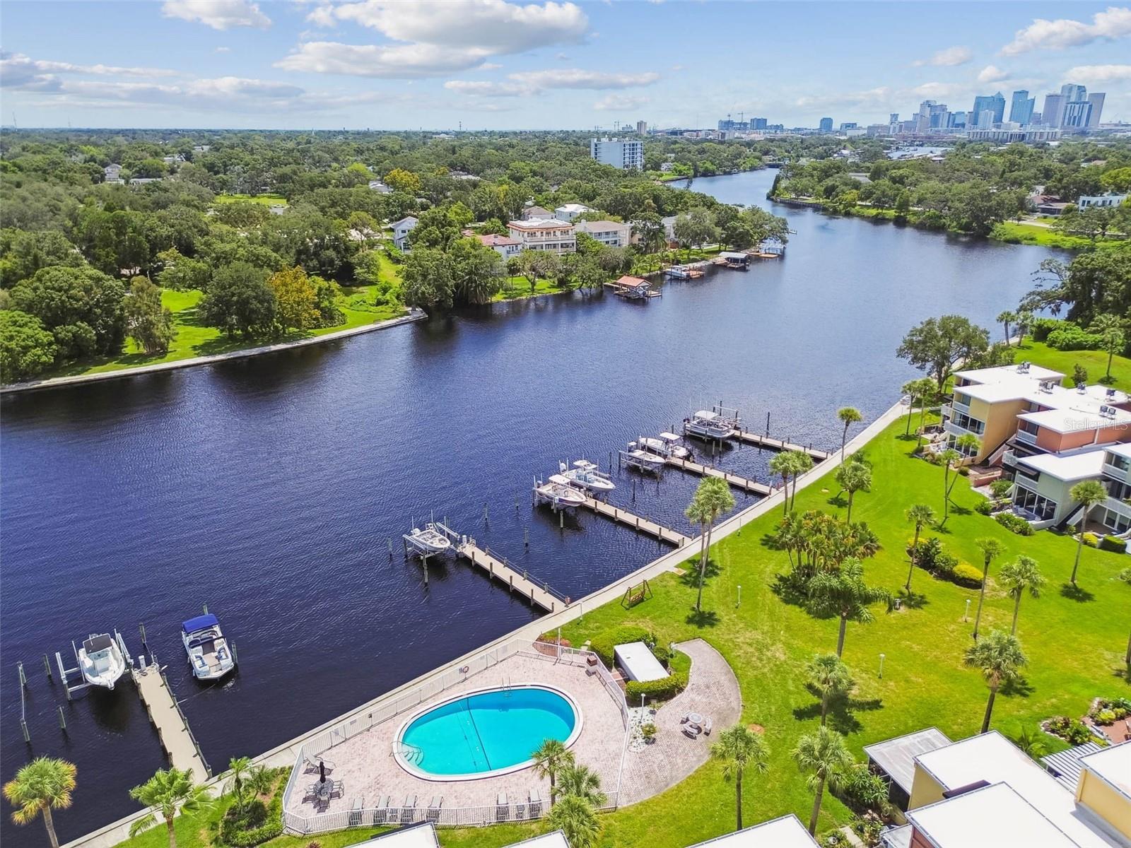 Image 39 of 73 For 2424 Tampa Bay Boulevard D206