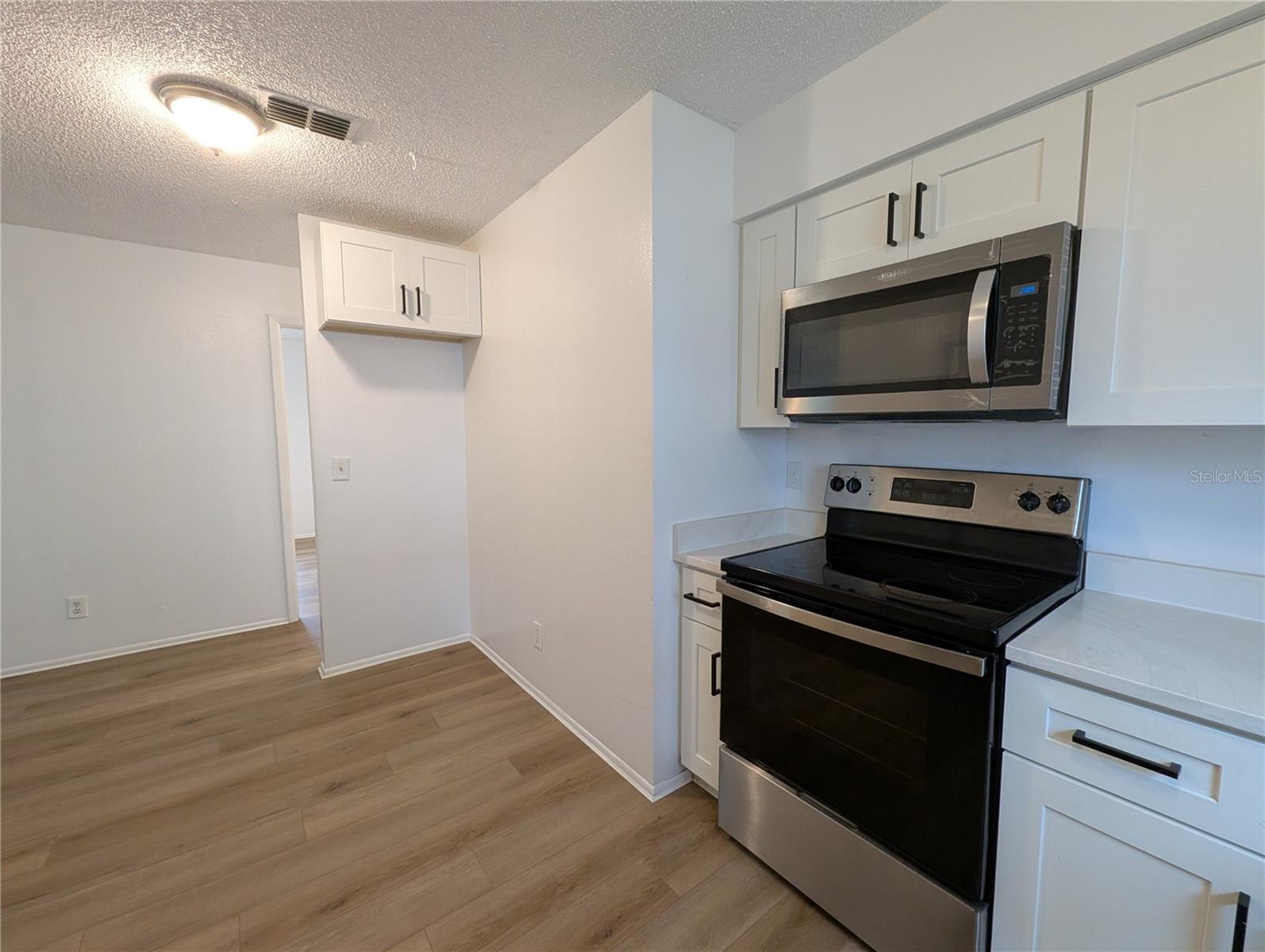 Image 12 of 30 For 342 21st Avenue S