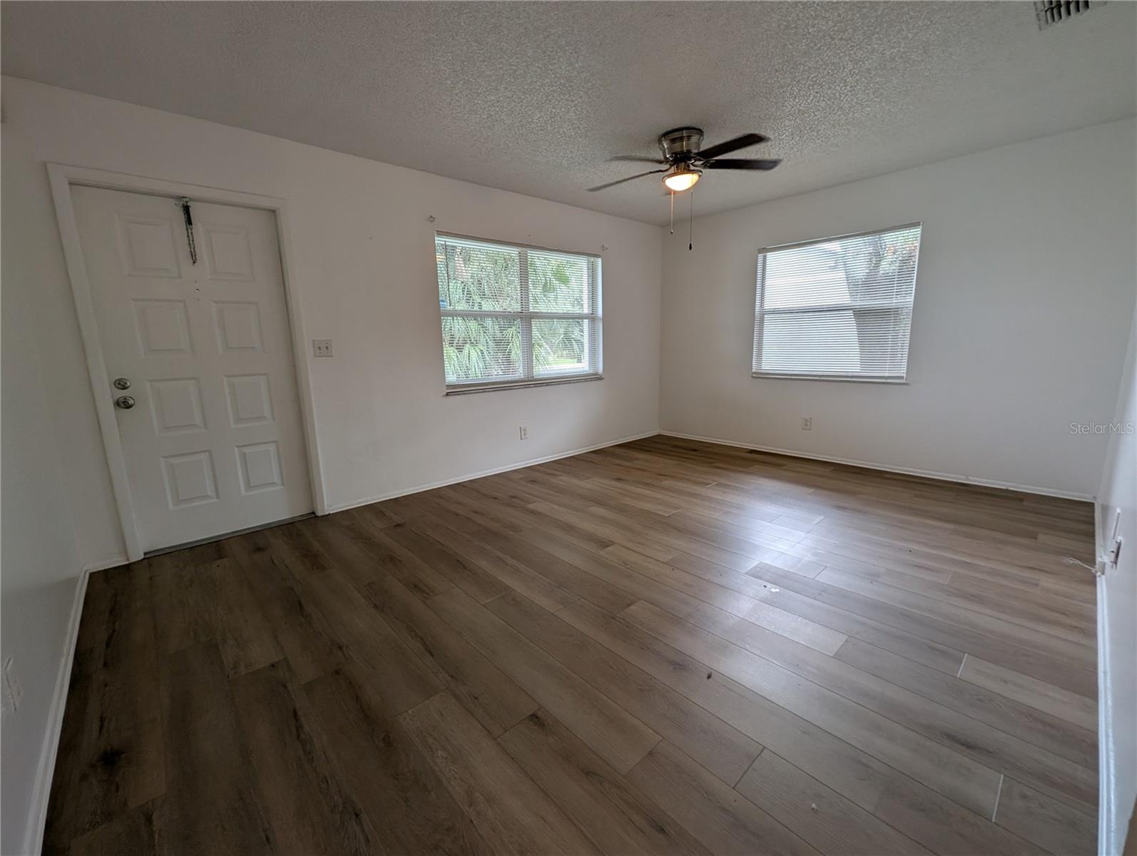 Image 3 of 30 For 342 21st Avenue S