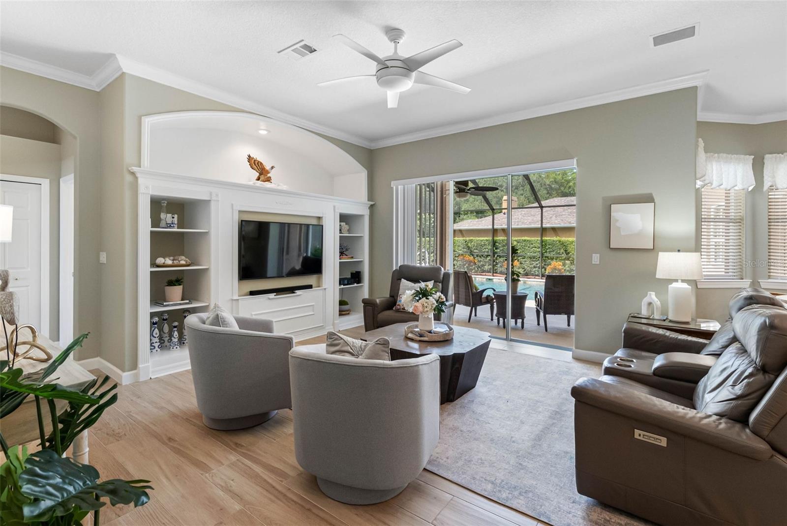 Image 16 of 50 For 6523 Alcester Drive