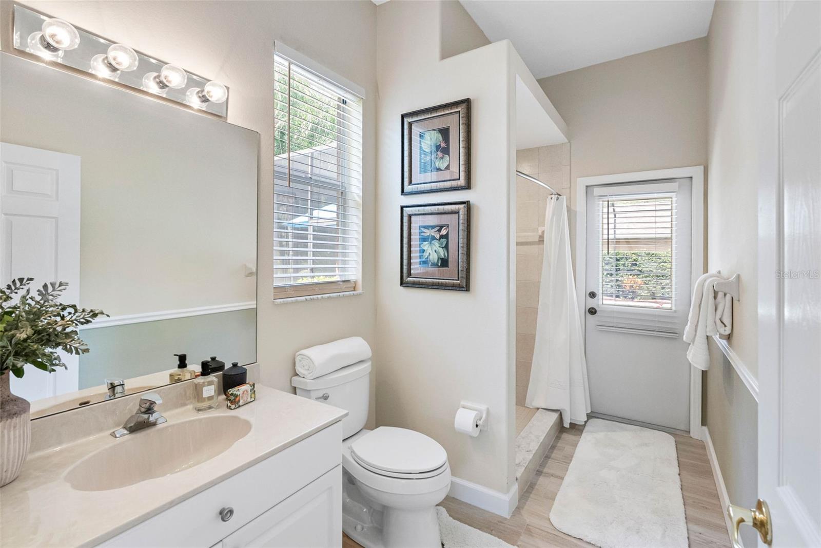Image 26 of 50 For 6523 Alcester Drive