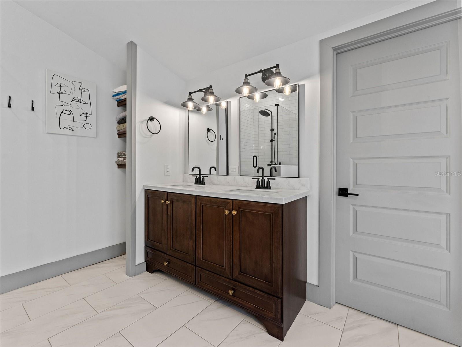 Image 11 of 48 For 306 Ross Avenue