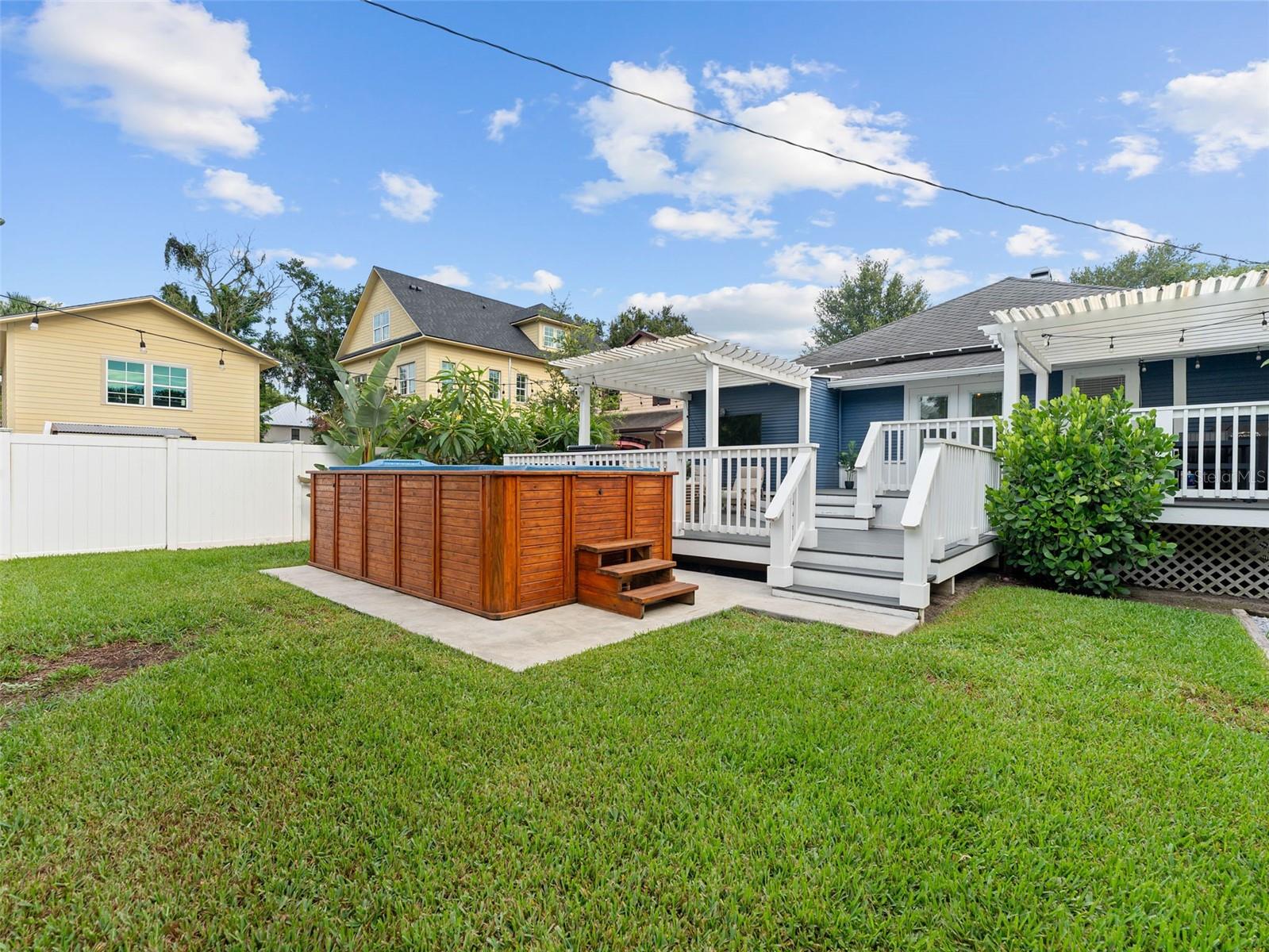 Image 22 of 48 For 306 Ross Avenue