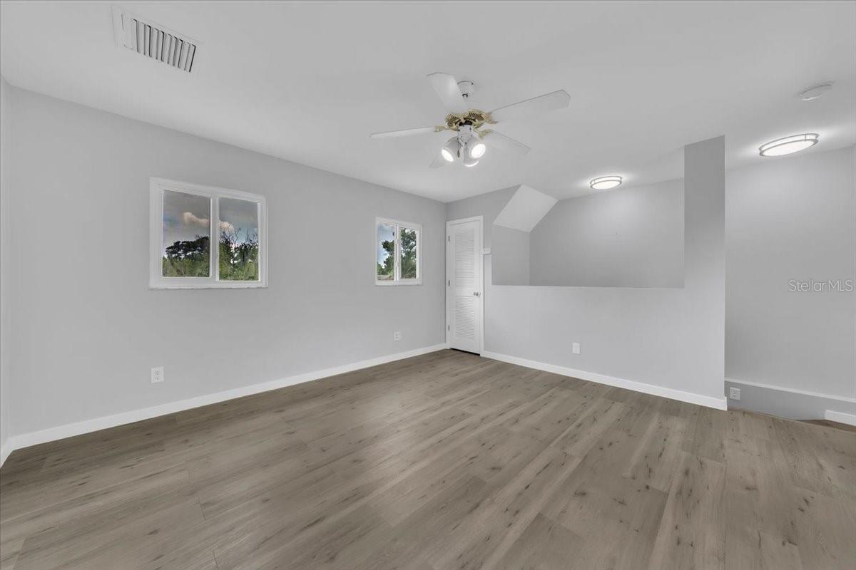 Image 26 of 46 For 5945 64th Terrace North