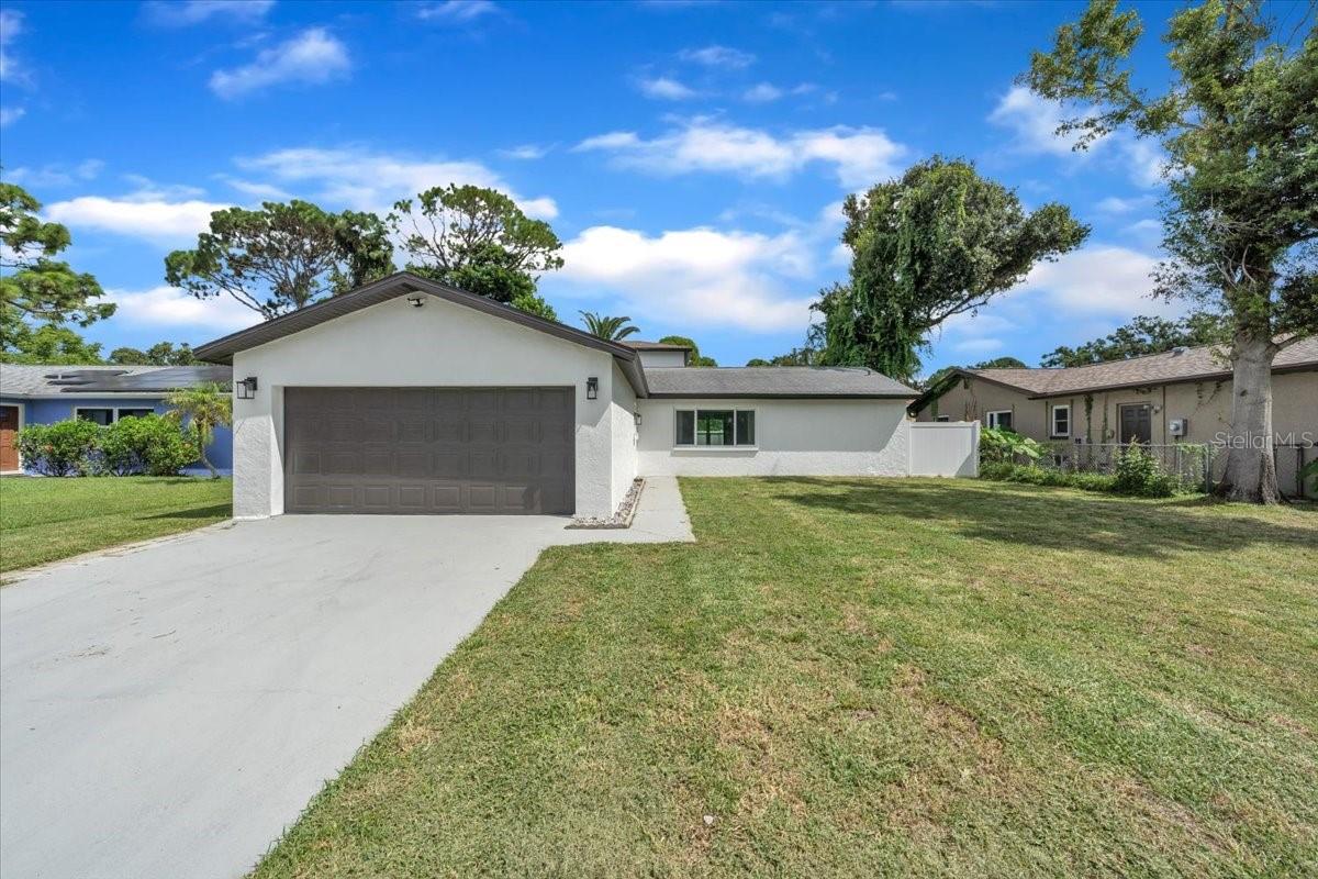 Image 4 of 46 For 5945 64th Terrace North