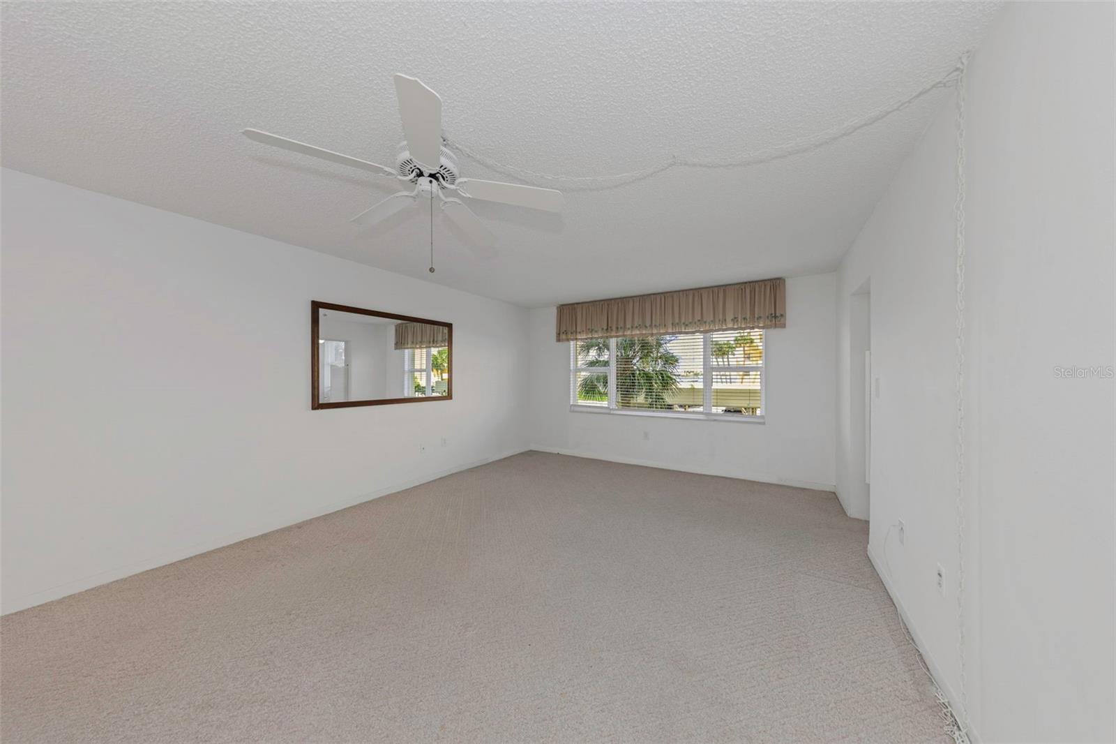 Image 13 of 95 For 4550 Cove Circle 207