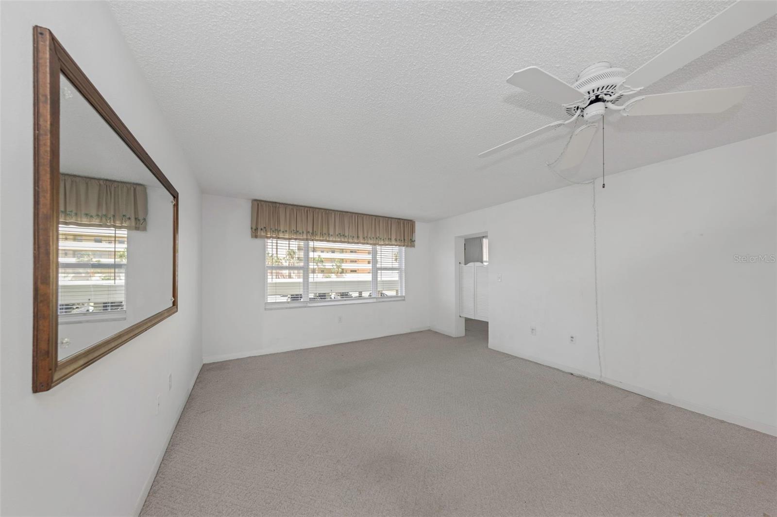 Image 15 of 95 For 4550 Cove Circle 207
