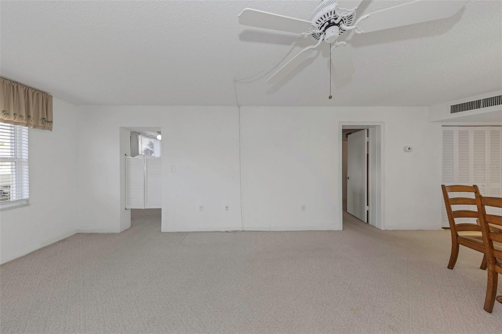 Image 18 of 95 For 4550 Cove Circle 207