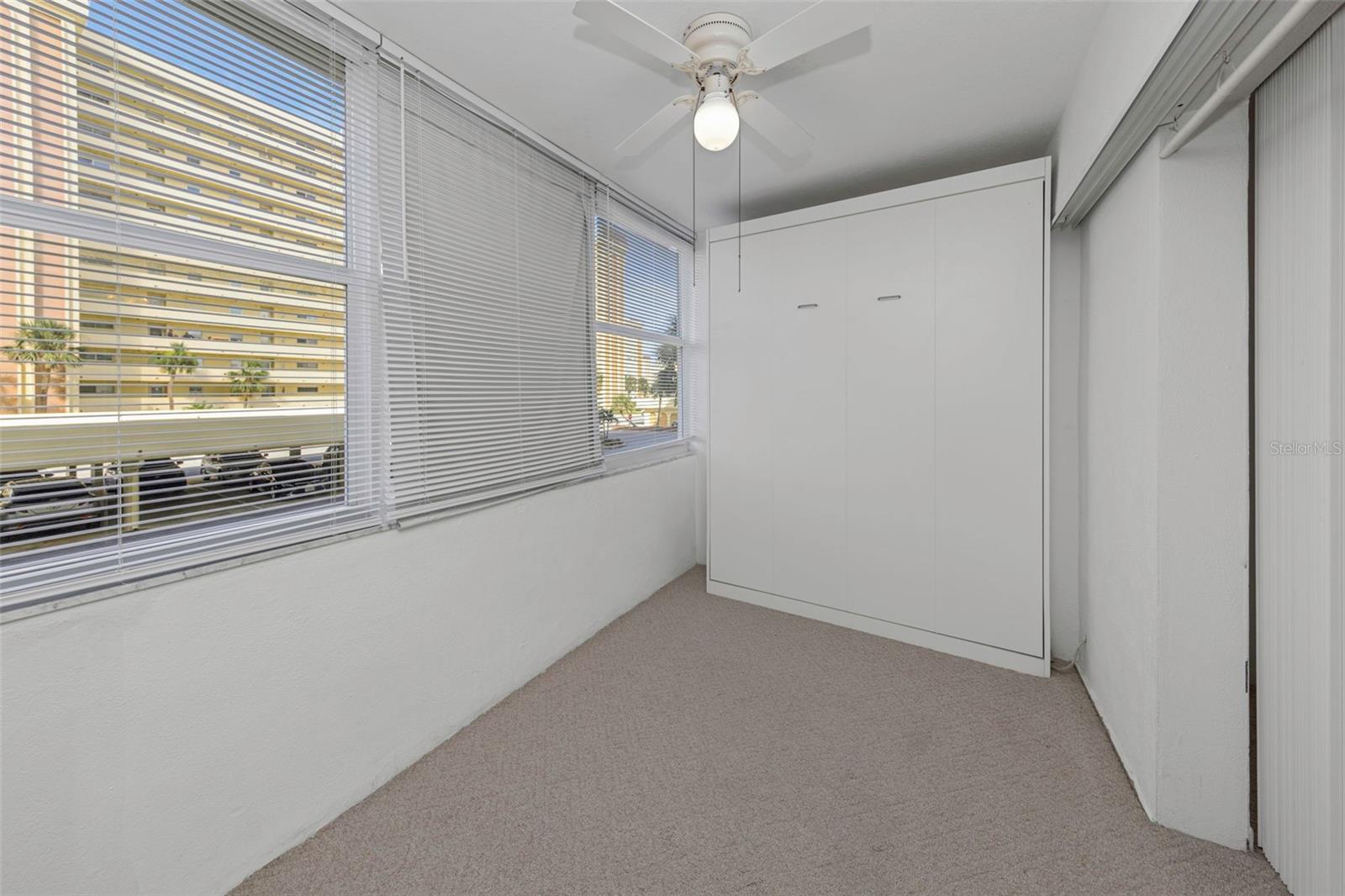 Image 21 of 95 For 4550 Cove Circle 207