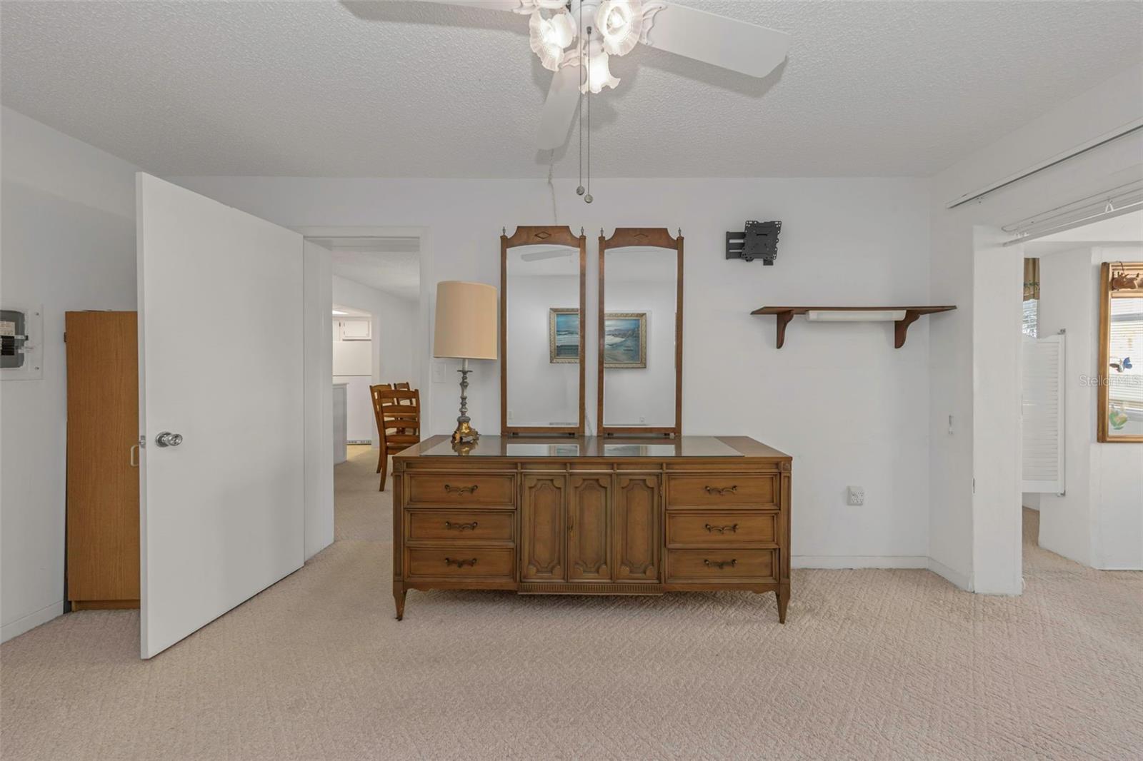 Image 27 of 95 For 4550 Cove Circle 207