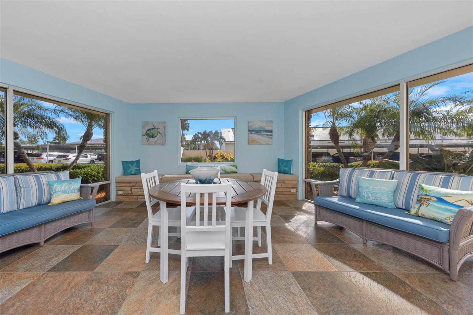 Image 39 of 95 For 4550 Cove Circle 207
