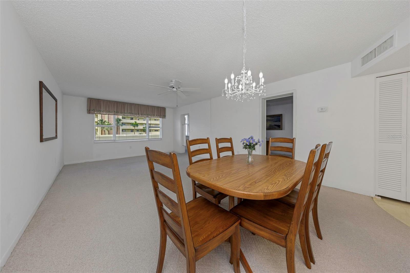 Image 4 of 95 For 4550 Cove Circle 207