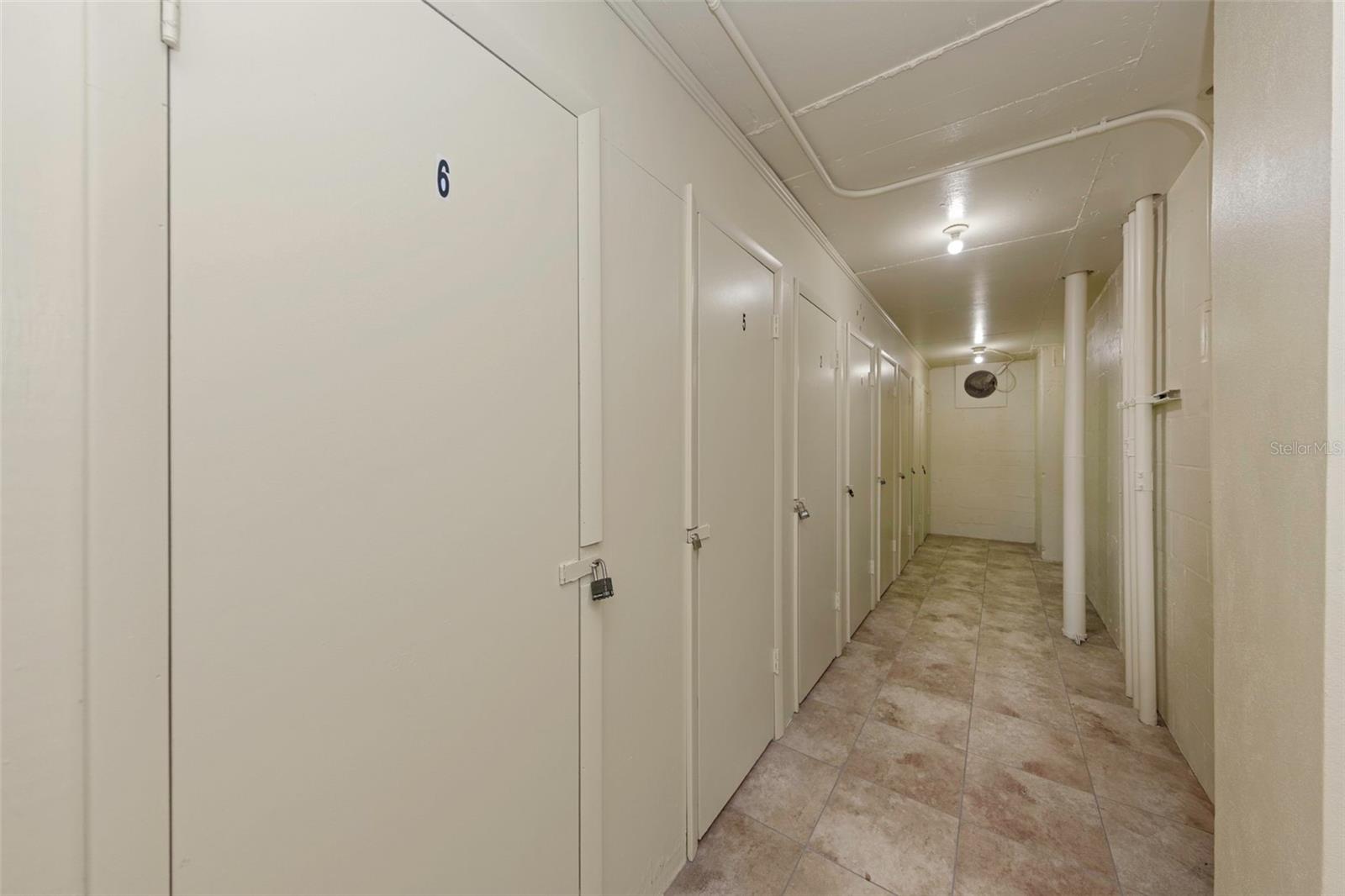 Image 41 of 95 For 4550 Cove Circle 207