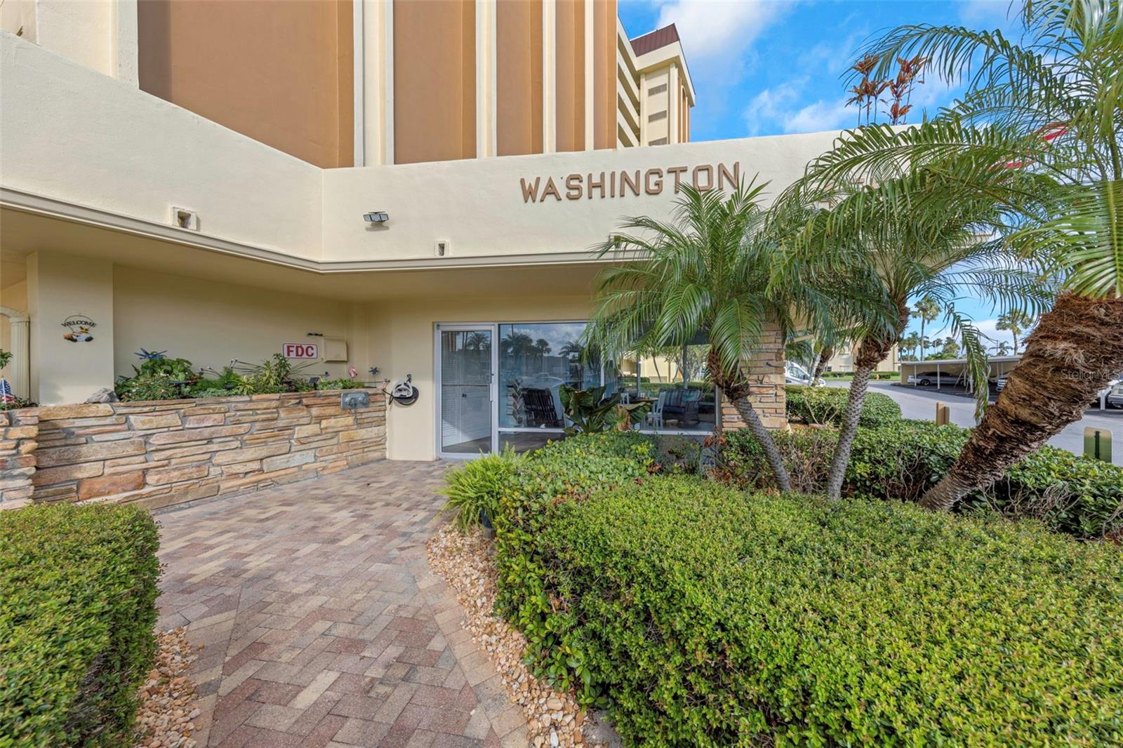 Image 42 of 95 For 4550 Cove Circle 207