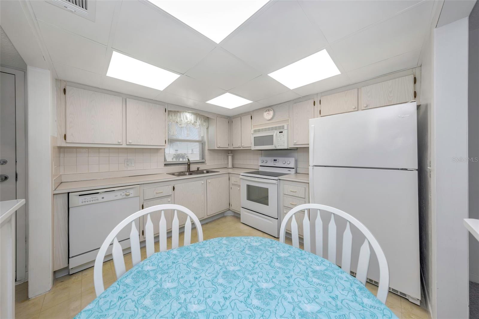 Image 6 of 95 For 4550 Cove Circle 207