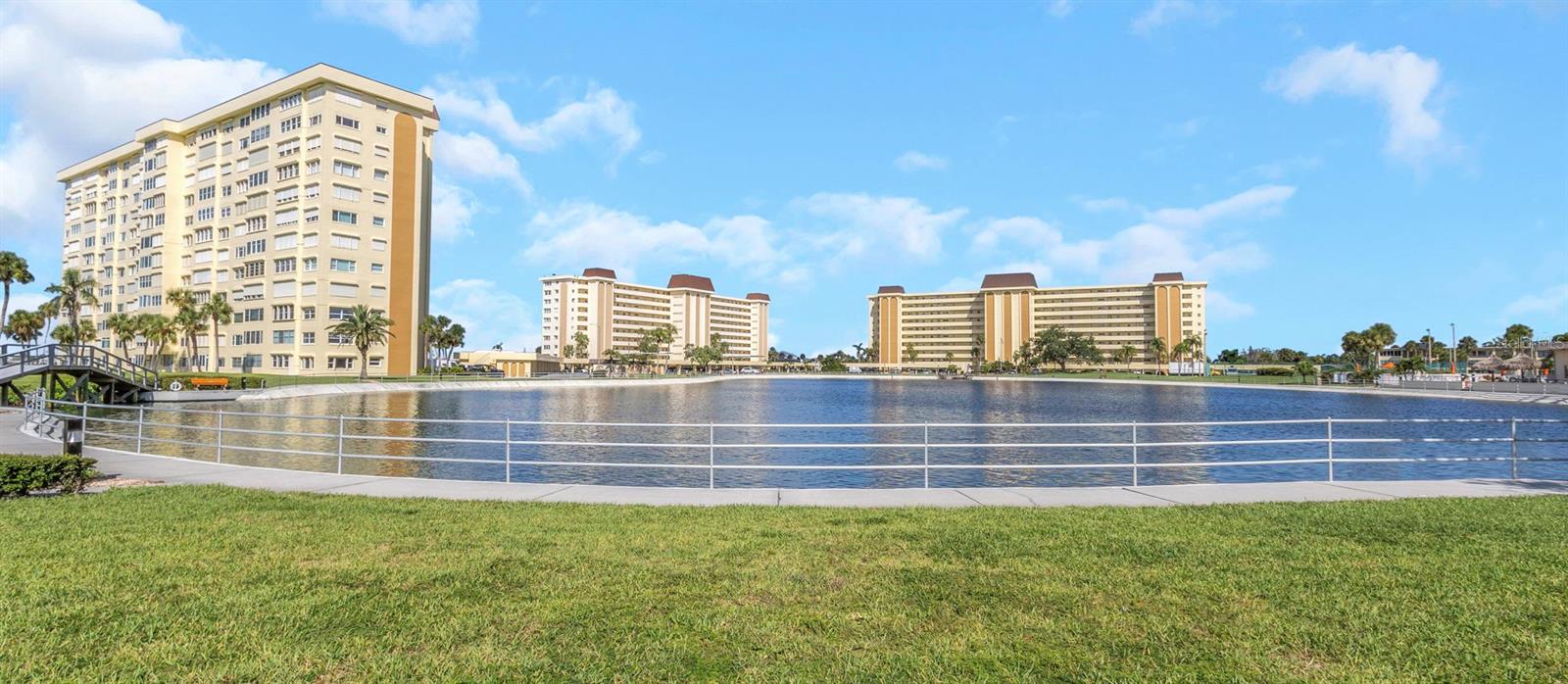 Image 64 of 95 For 4550 Cove Circle 207