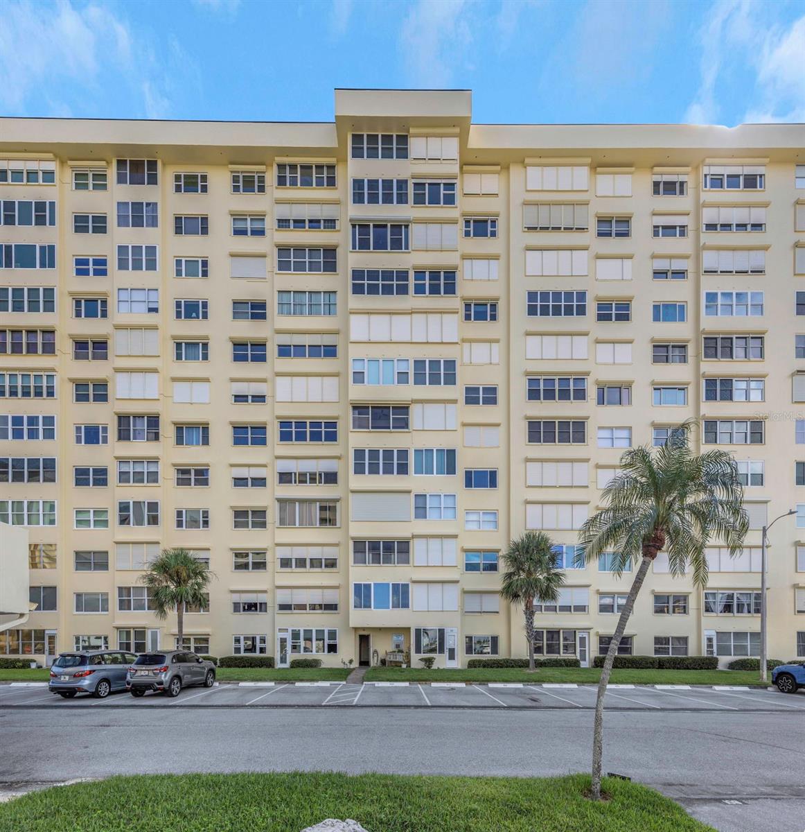 Image 69 of 95 For 4550 Cove Circle 207