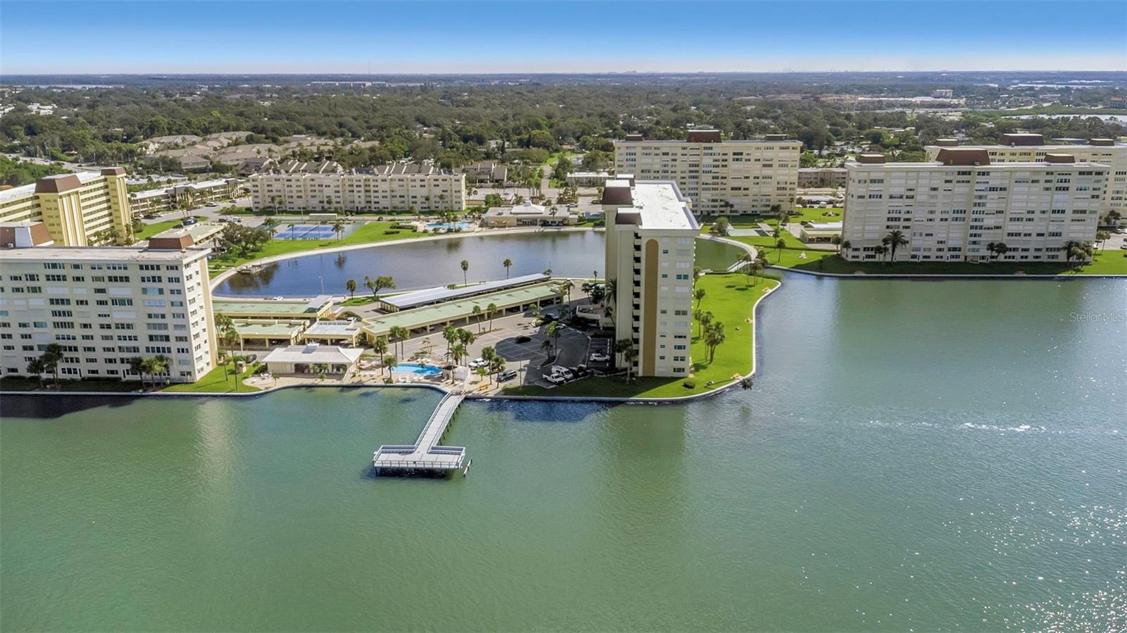 Image 80 of 95 For 4550 Cove Circle 207