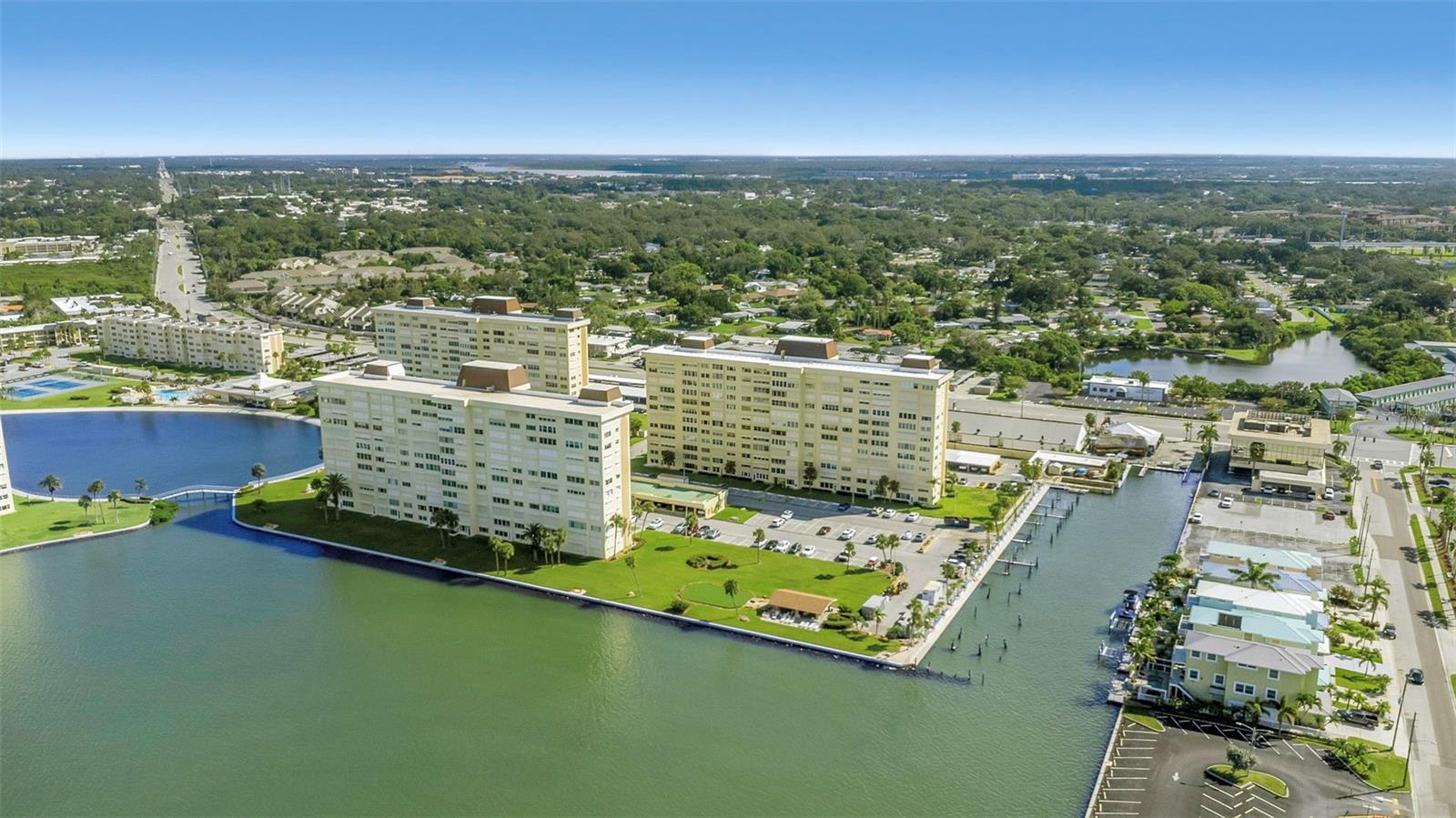Image 86 of 95 For 4550 Cove Circle 207