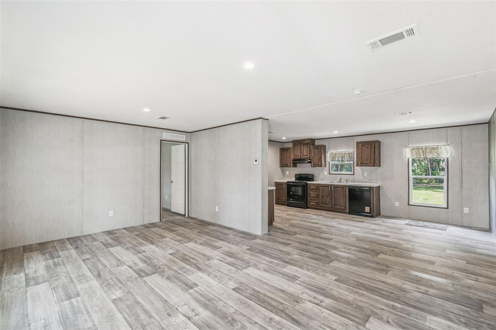 Image 11 of 51 For 15507 Wilson Boulevard