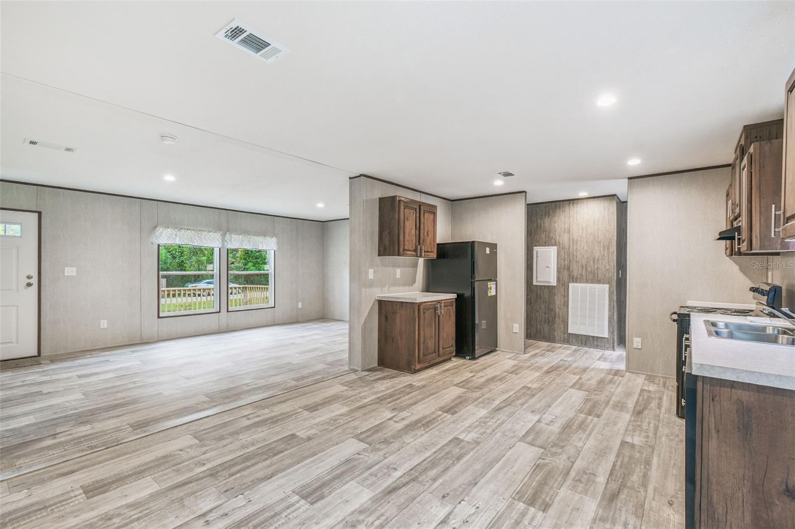 Image 15 of 51 For 15507 Wilson Boulevard