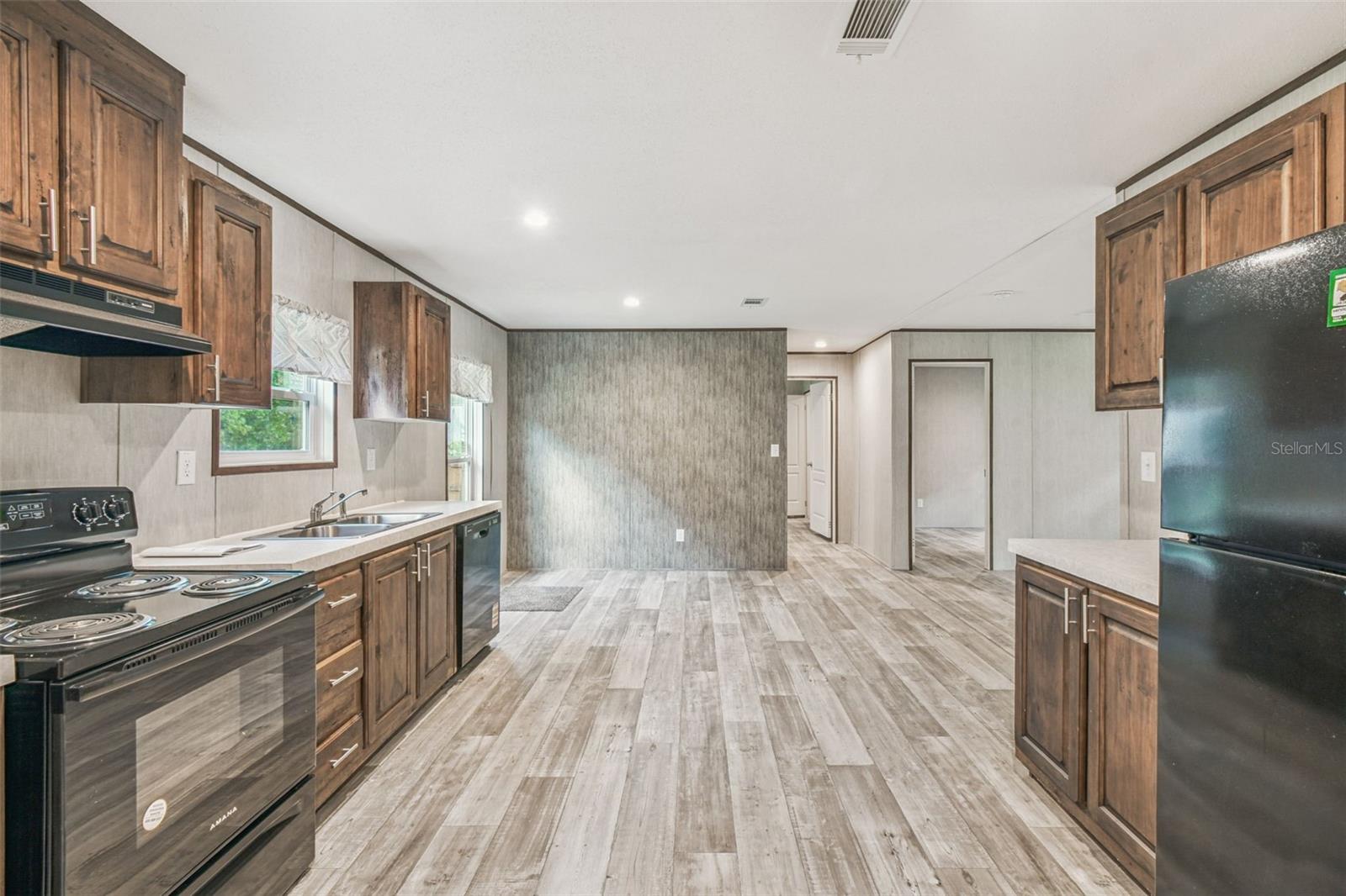Image 17 of 51 For 15507 Wilson Boulevard