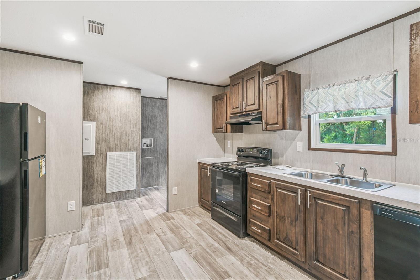 Image 19 of 51 For 15507 Wilson Boulevard