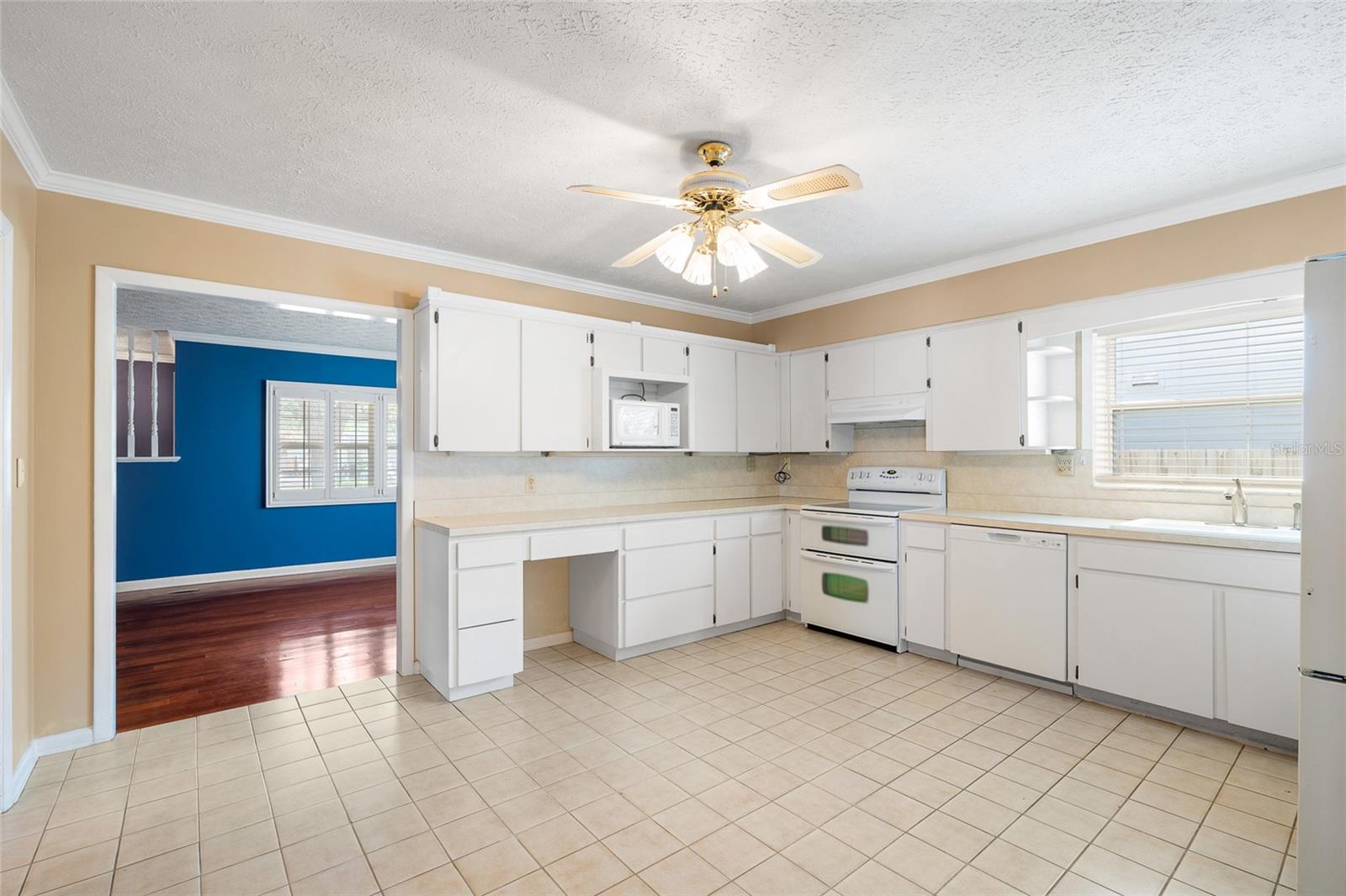 Image 12 of 44 For 4411 Estrella St